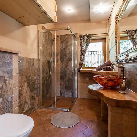 W Roztokach Z Widokiem Na Tatry Z Sauna 샬레 *